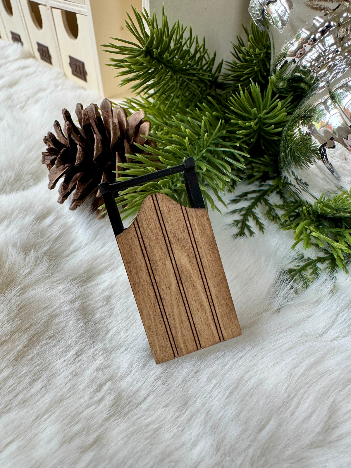 Miniature Winter Sled – 1:12 Scale Dollhouse Christmas Decor