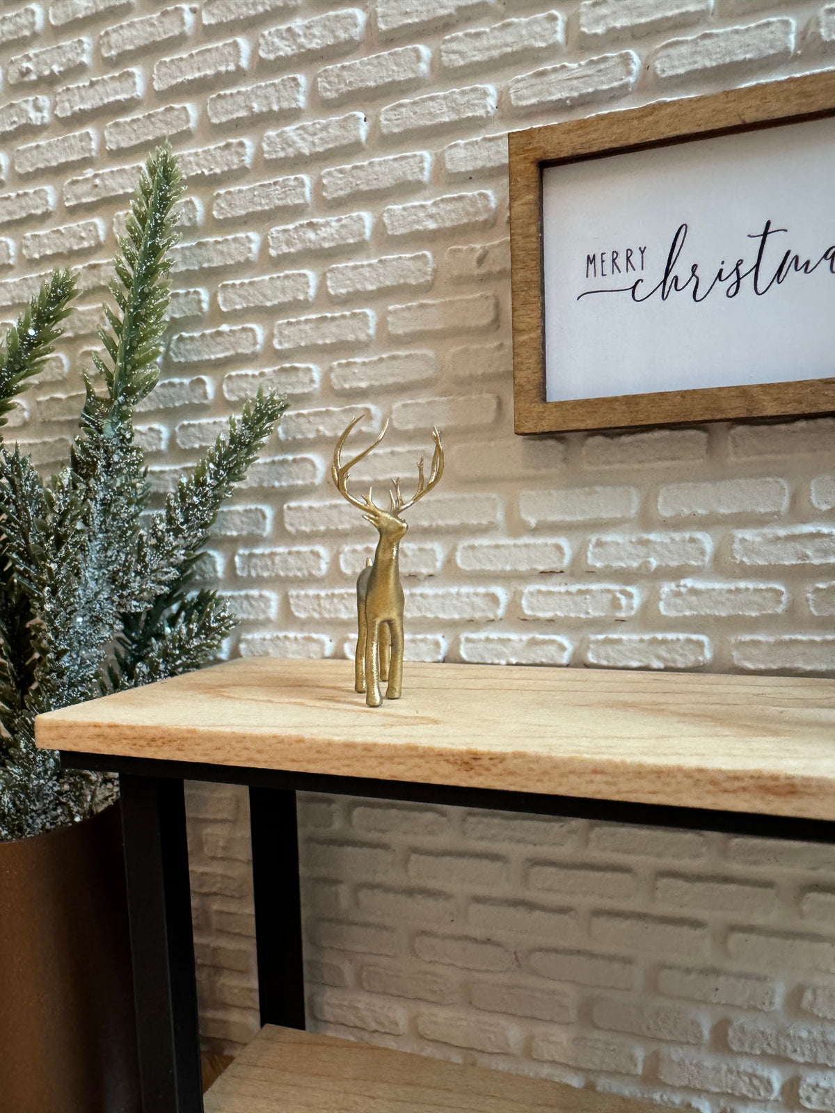 Miniature Deer Statue – 1:12 Scale Dollhouse Christmas Decor