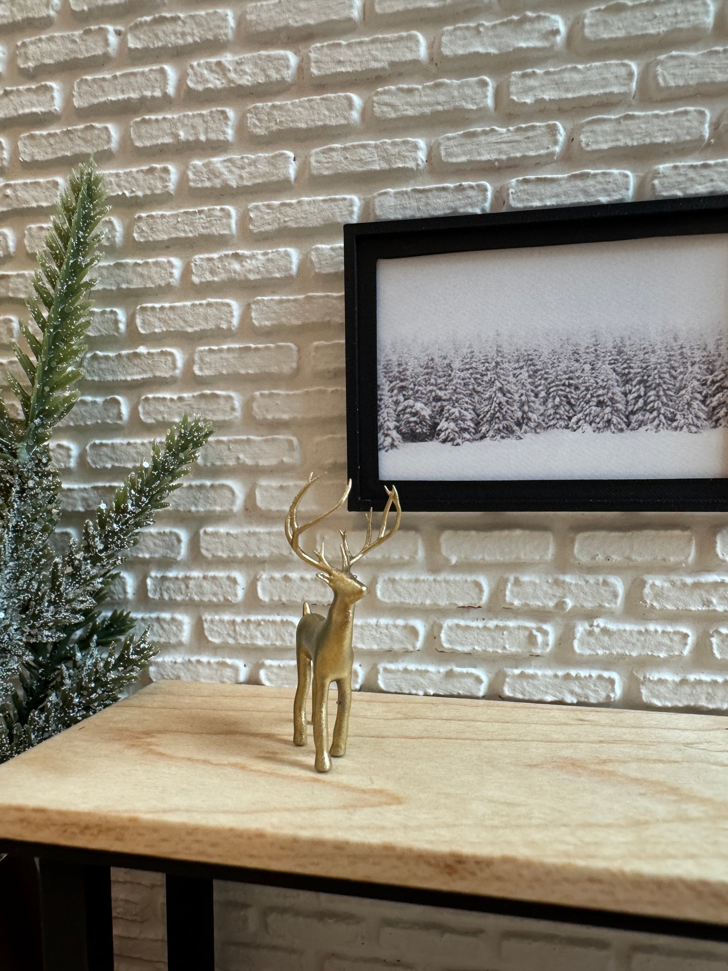 Miniature Deer Statue – 1:12 Scale Dollhouse Christmas Decor