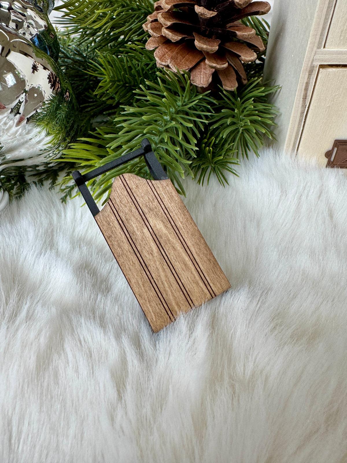 Miniature Winter Sled – 1:12 Scale Dollhouse Christmas Decor