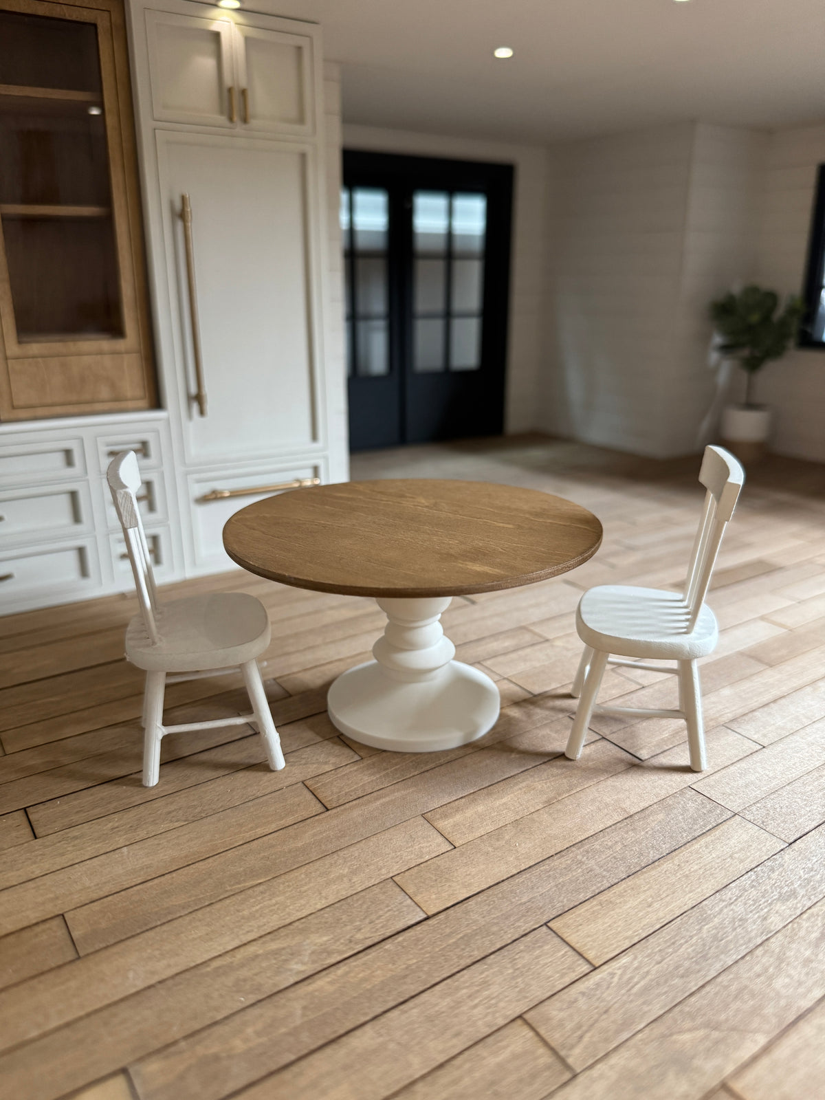 1:12 Scale Miniature Pedestal Dining Table - Dollhouse Farmhouse Furniture