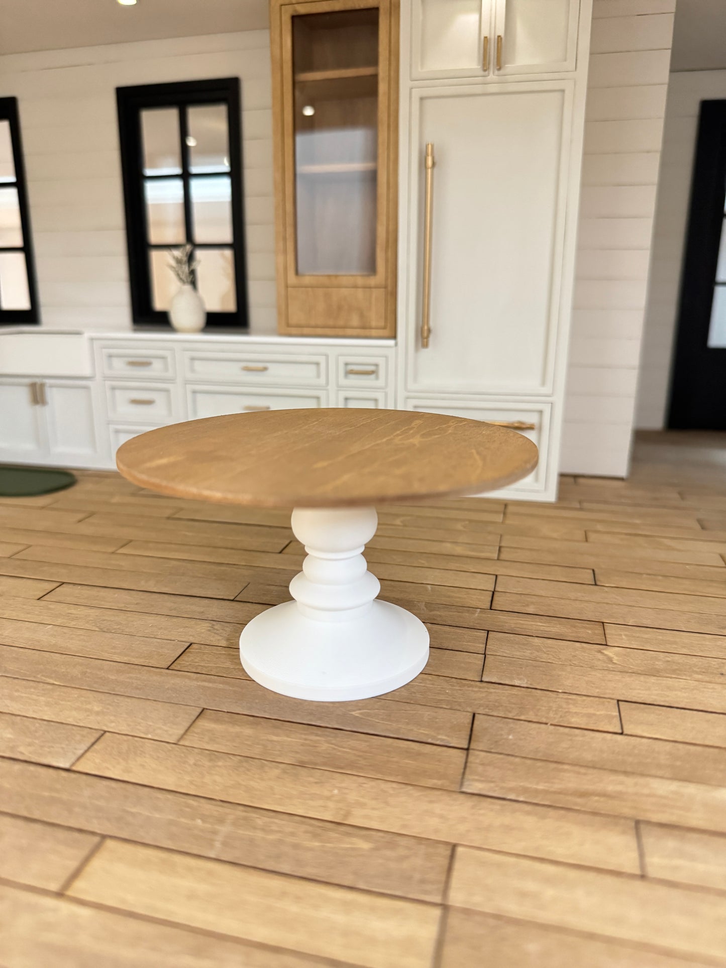 1:12 Scale Miniature Pedestal Dining Table - Dollhouse Farmhouse Furniture