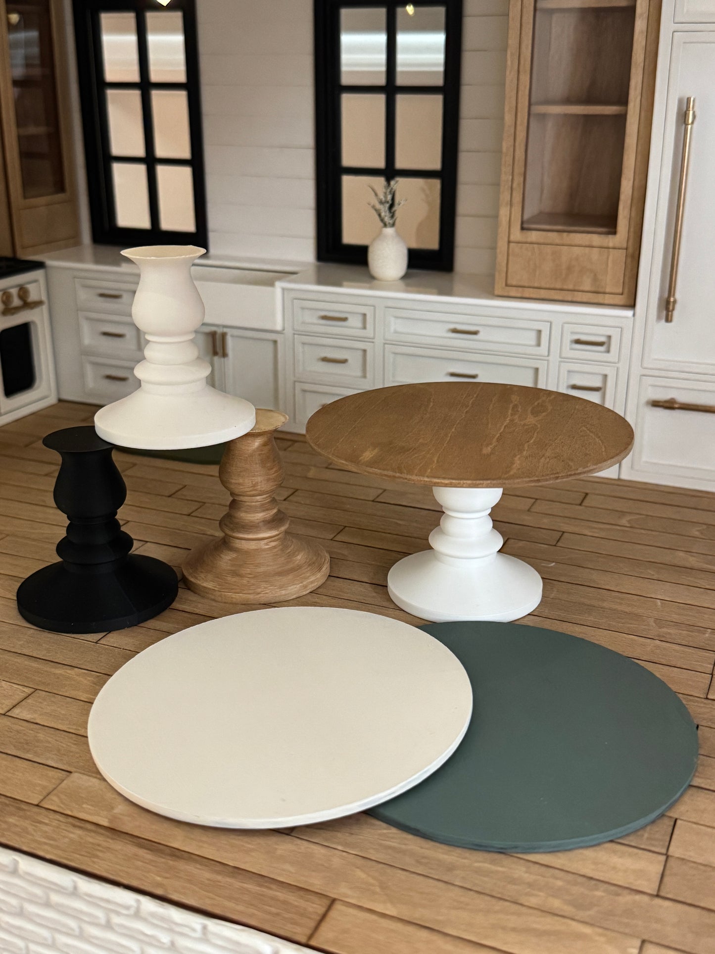 1:12 Scale Miniature Pedestal Dining Table - Dollhouse Farmhouse Furniture