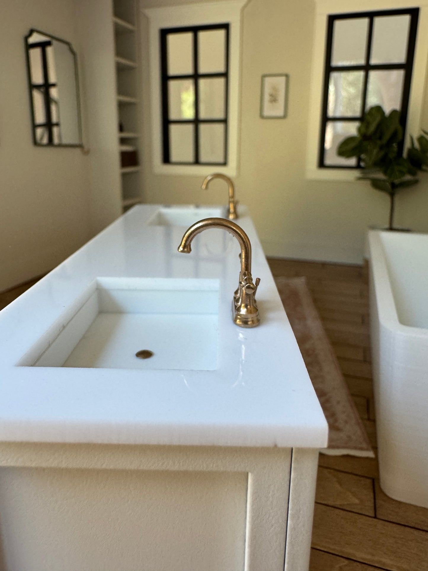 1:12 Scale Miniature Bridge Bathroom Faucet – Resin Dollhouse Vanity Fixture