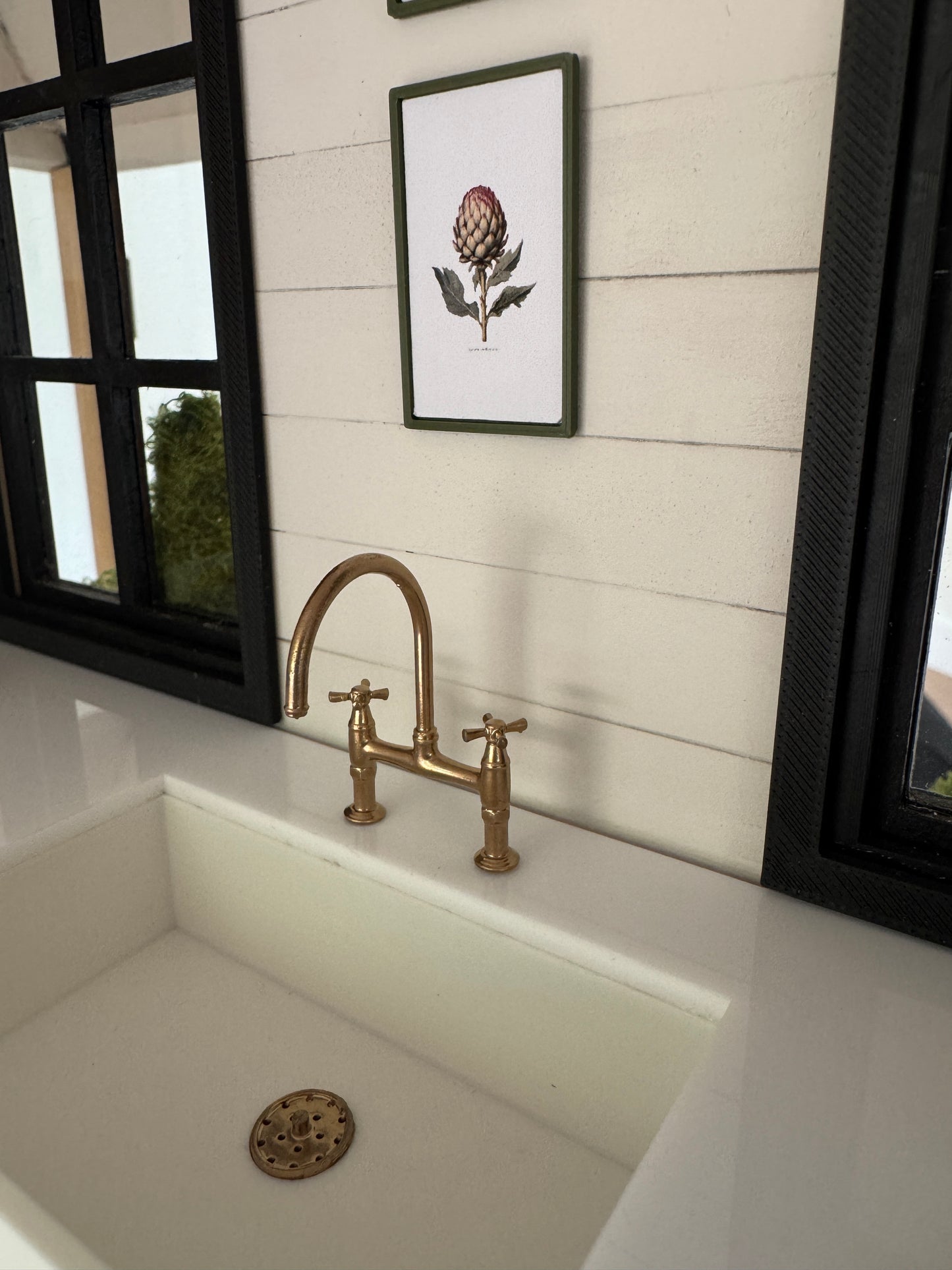 1:12 Scale Miniature Kitchen Bridge Faucet – Resin Dollhouse Farmhouse Sink Fixture