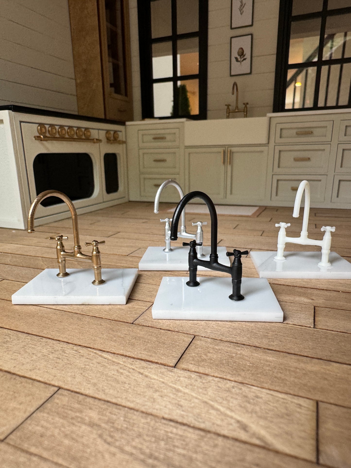 1:12 Scale Miniature Kitchen Bridge Faucet – Resin Dollhouse Farmhouse Sink Fixture
