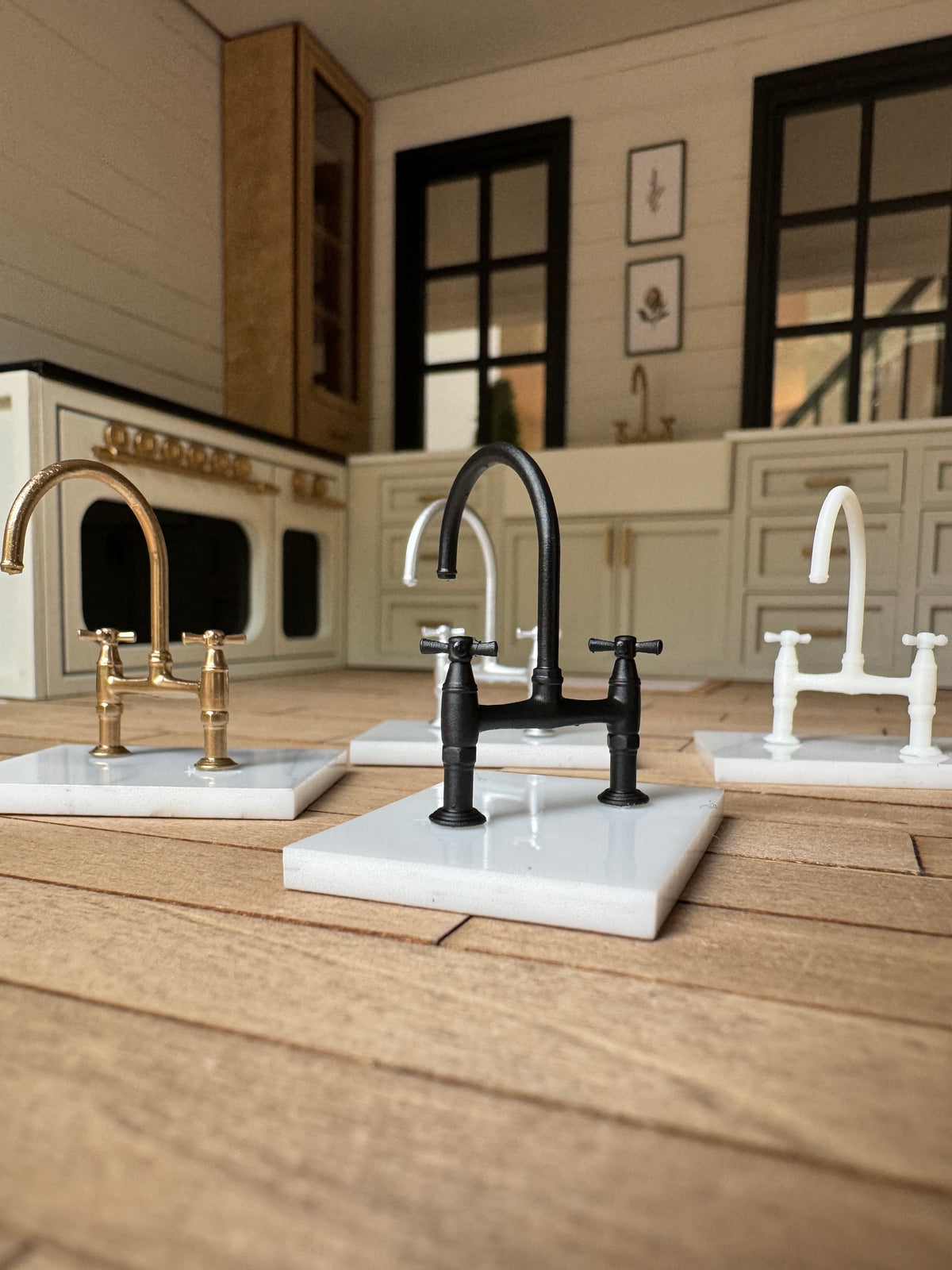 1:12 Scale Miniature Kitchen Bridge Faucet – Resin Dollhouse Farmhouse Sink Fixture