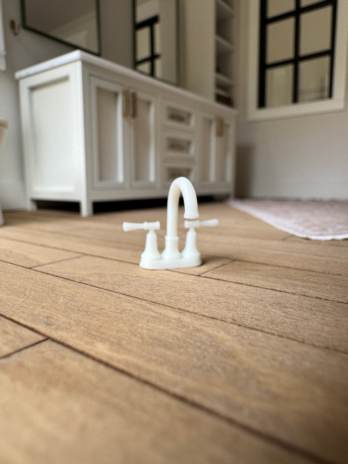 1:12 Scale Miniature Bridge Bathroom Faucet – Resin Dollhouse Vanity Fixture