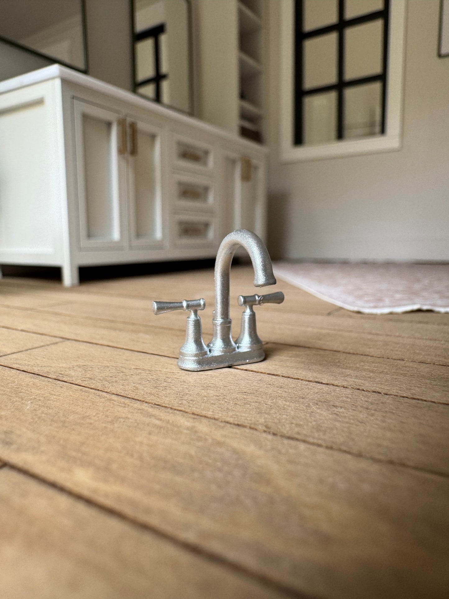1:12 Scale Miniature Bridge Bathroom Faucet – Resin Dollhouse Vanity Fixture