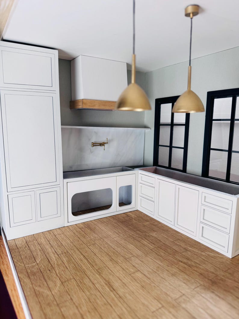 Working dollhouse pendant light, LED on detail, 1:12 scale battery magnetic